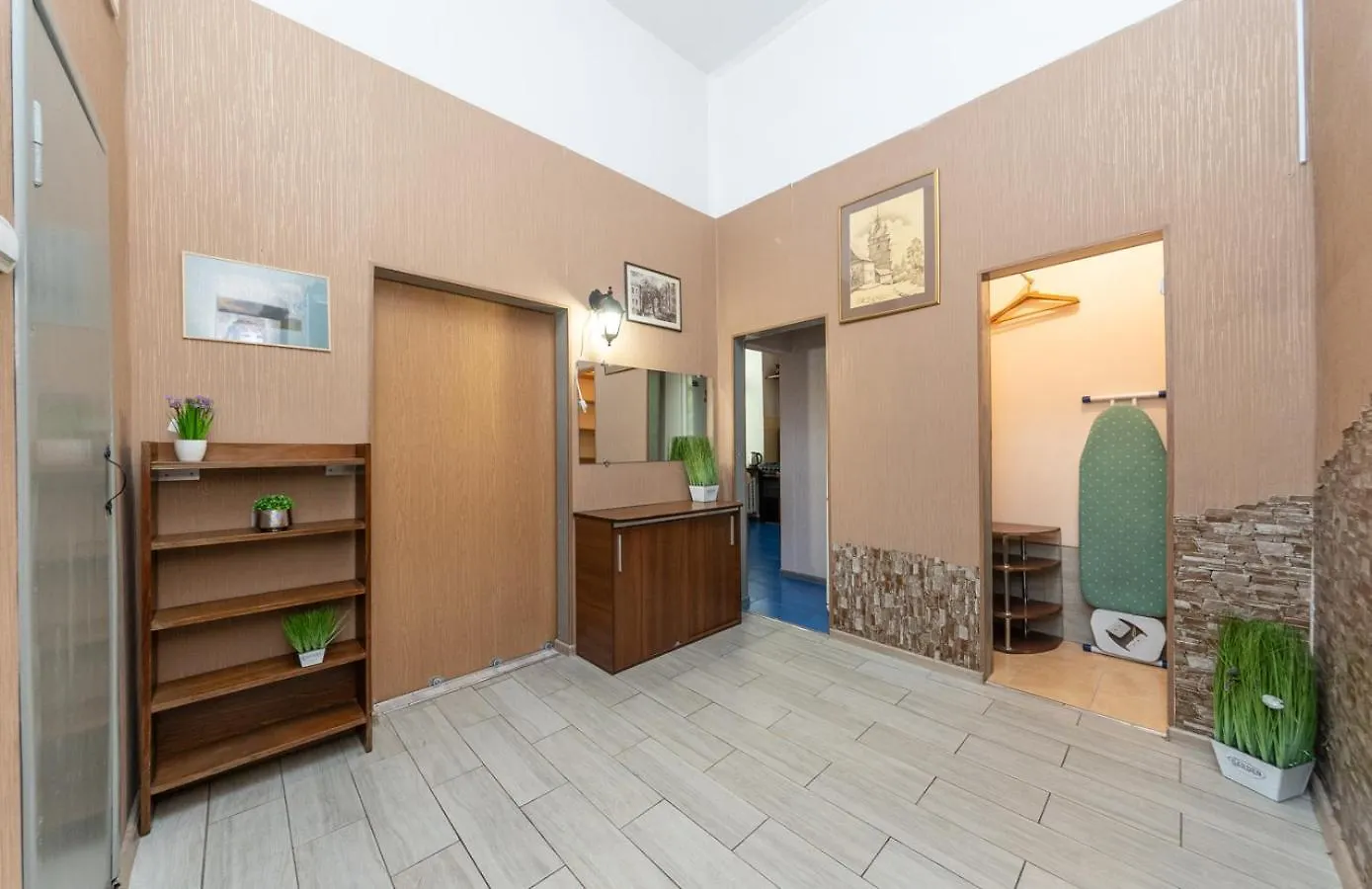 Art Apartment In Maidan Kyiv Ukraine
