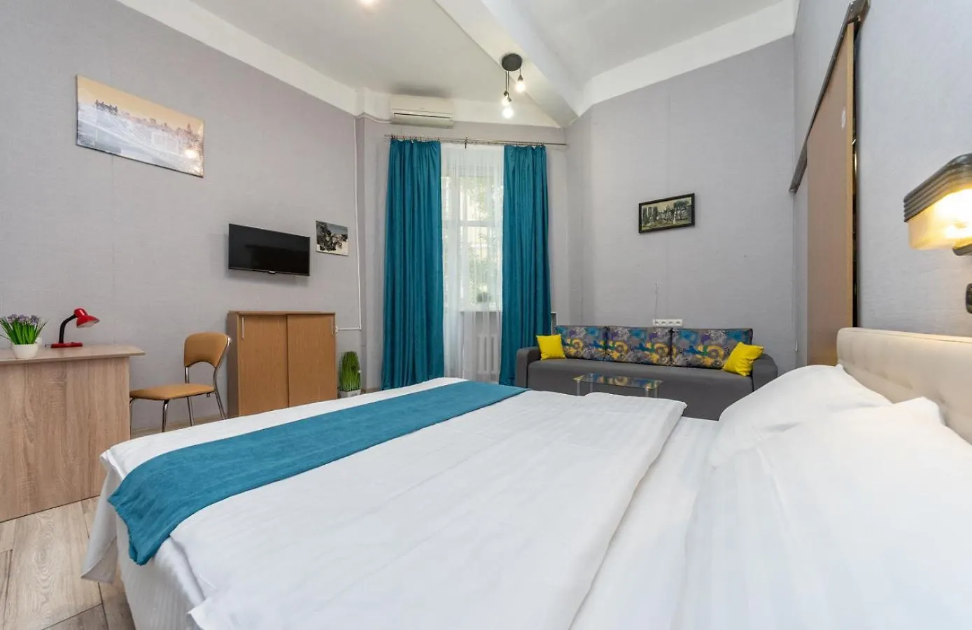 Art Apartment In Maidan Kyiv